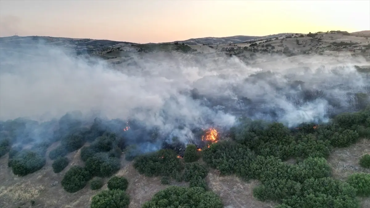 Manisa Kula'da Yangın Kontrol Altına Alındı