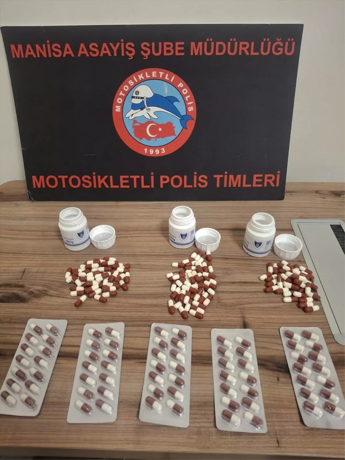 Manisa'da Motosikletten Uyuşturucu Çıktı, İki Şüpheli Gözaltında