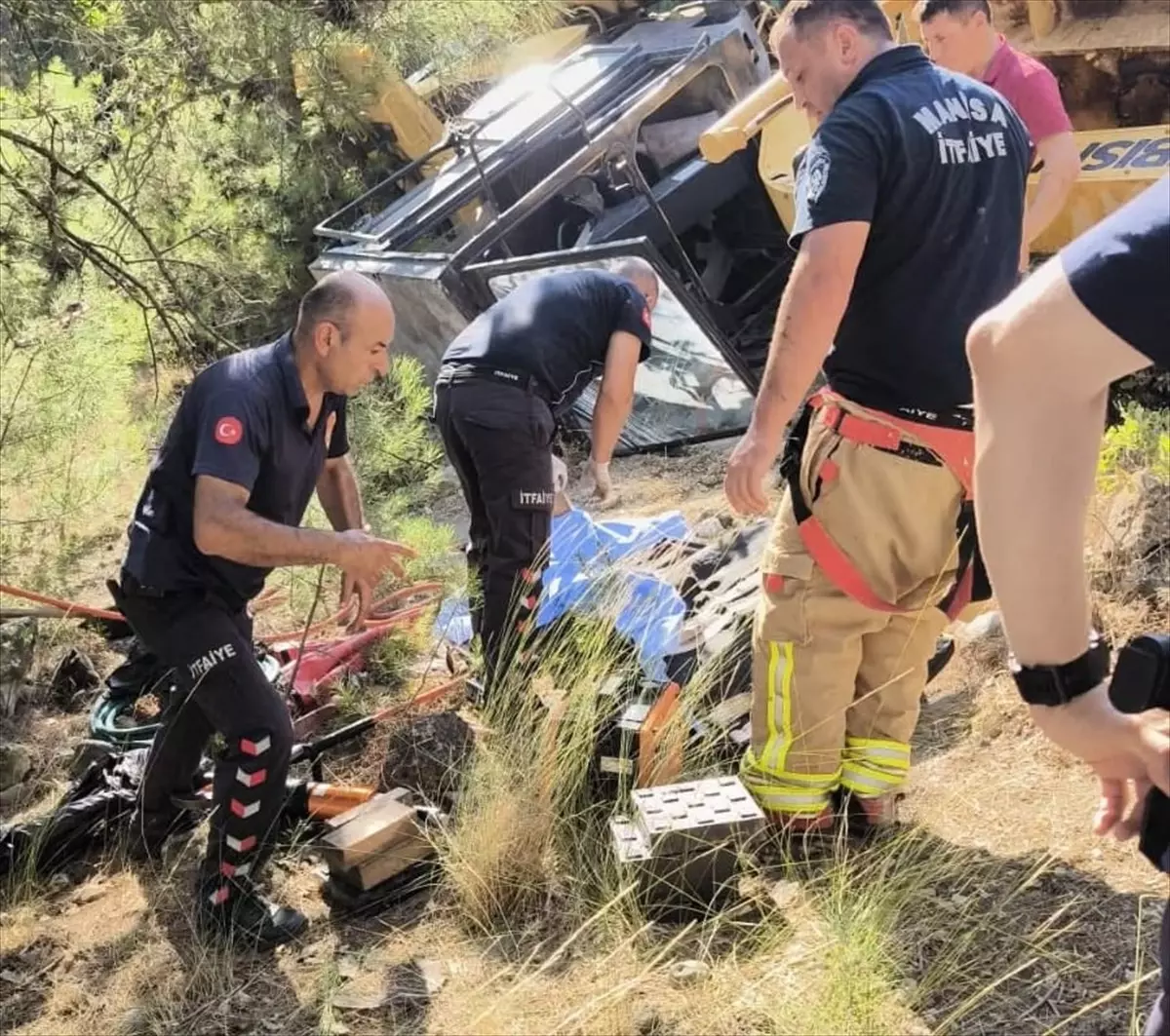 Manisa'da Greyder Devrildi: Operatör Hayatını Kaybetti