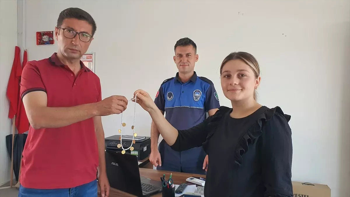 Demirci'de Kaybolan Altınlar Sahiplerine Ulaştırıldı