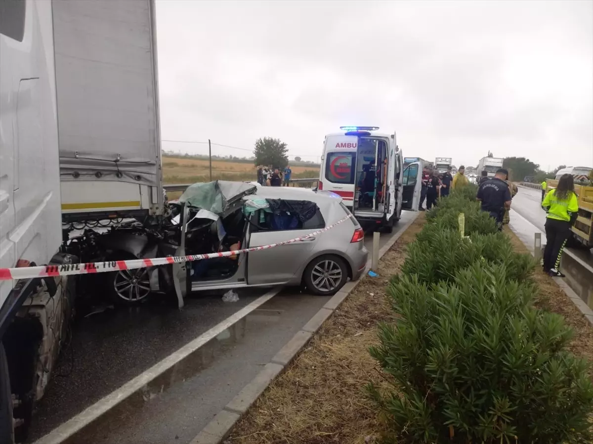 Manisa'da Zincirleme Trafik Kazası: 1 Ölü, 2 Yaralı