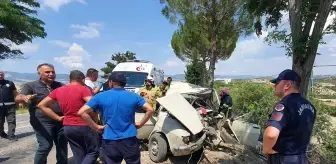 Demirci'de Otomobil Kazası: 1 Ölü, 4 Yaralı