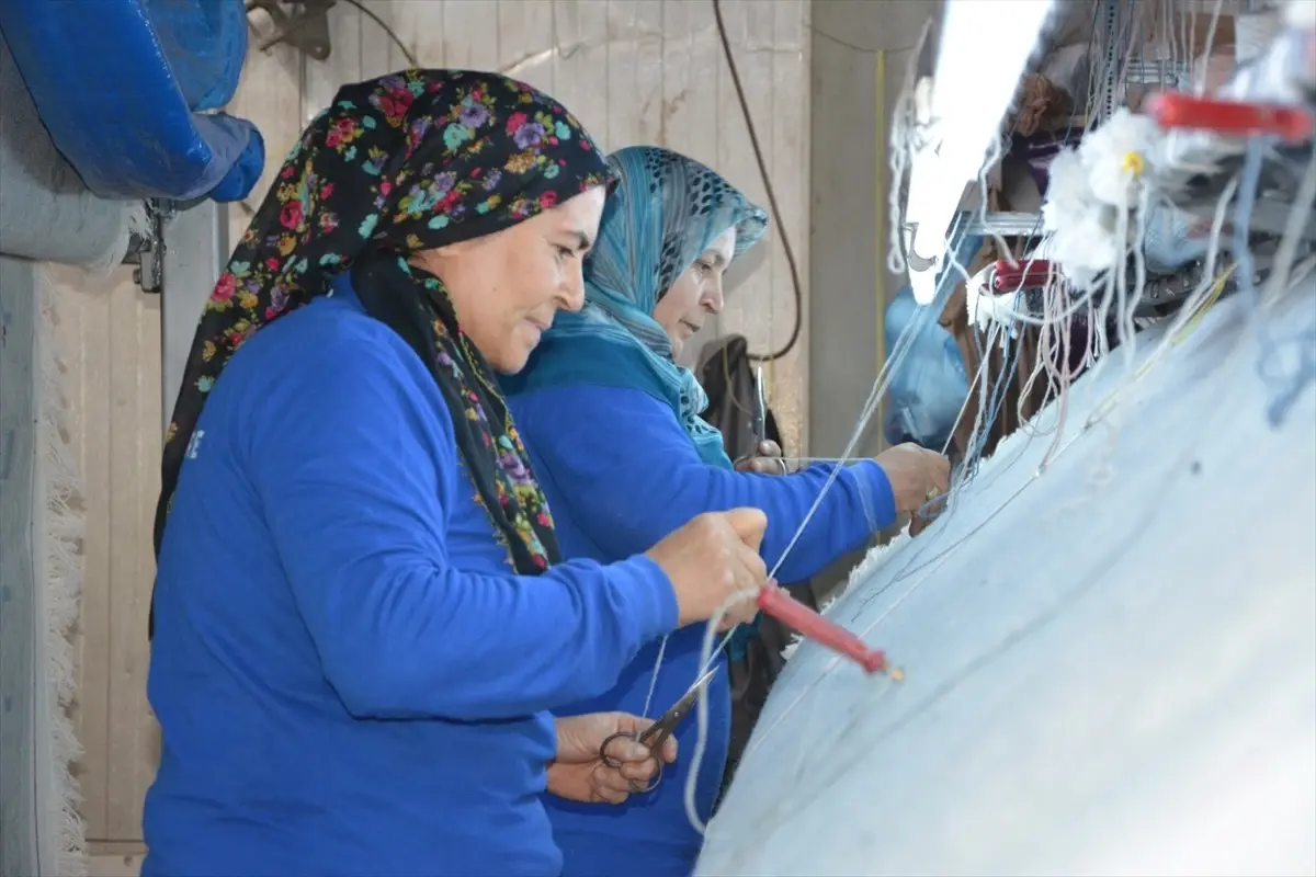 Demirci Halıları Dünya Pazarında İlgi Görüyor