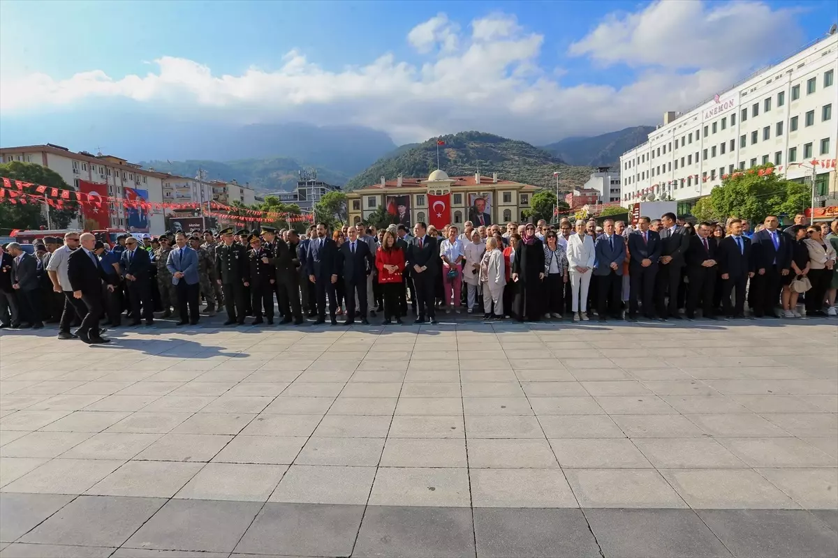 Manisa'nın düşman işgalinden kurtuluşu törenle kutlandı