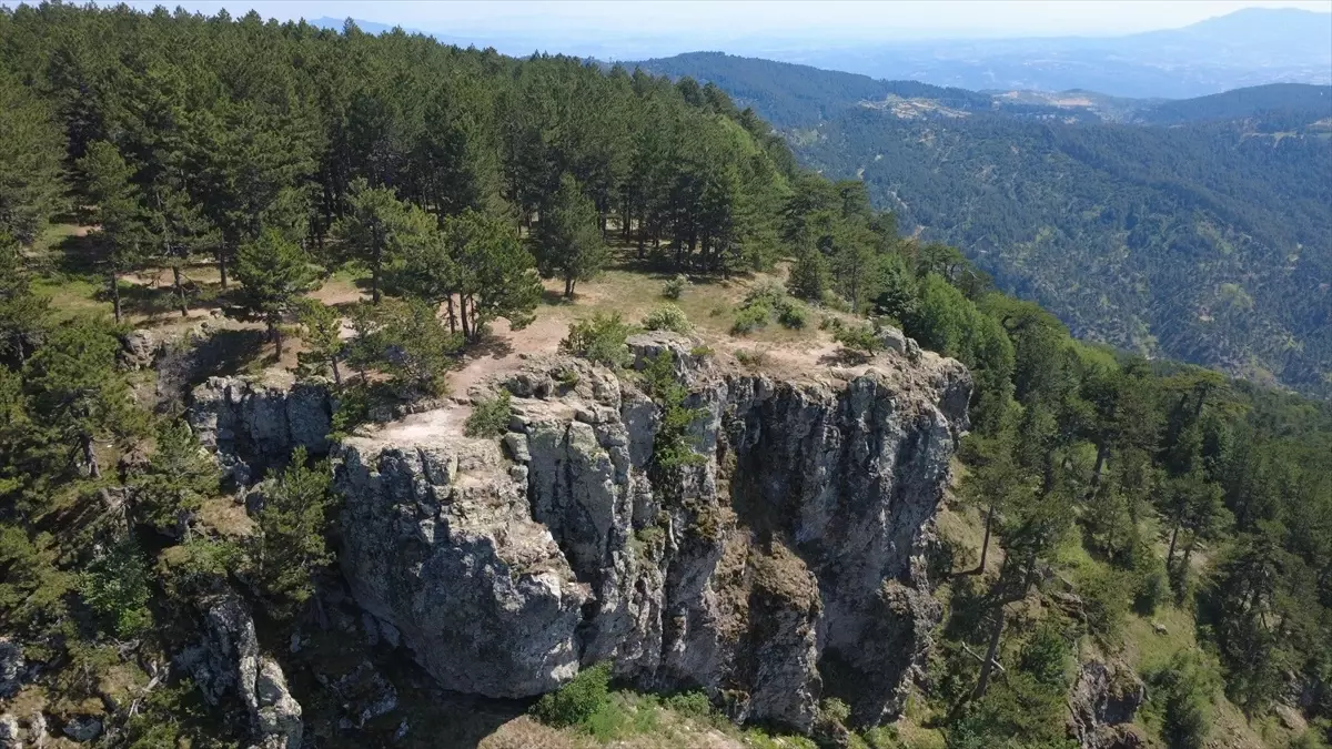 Manisa'nın Gelin Uçtu Kayalıkları Tabiat Parkı Olarak Tescillendi