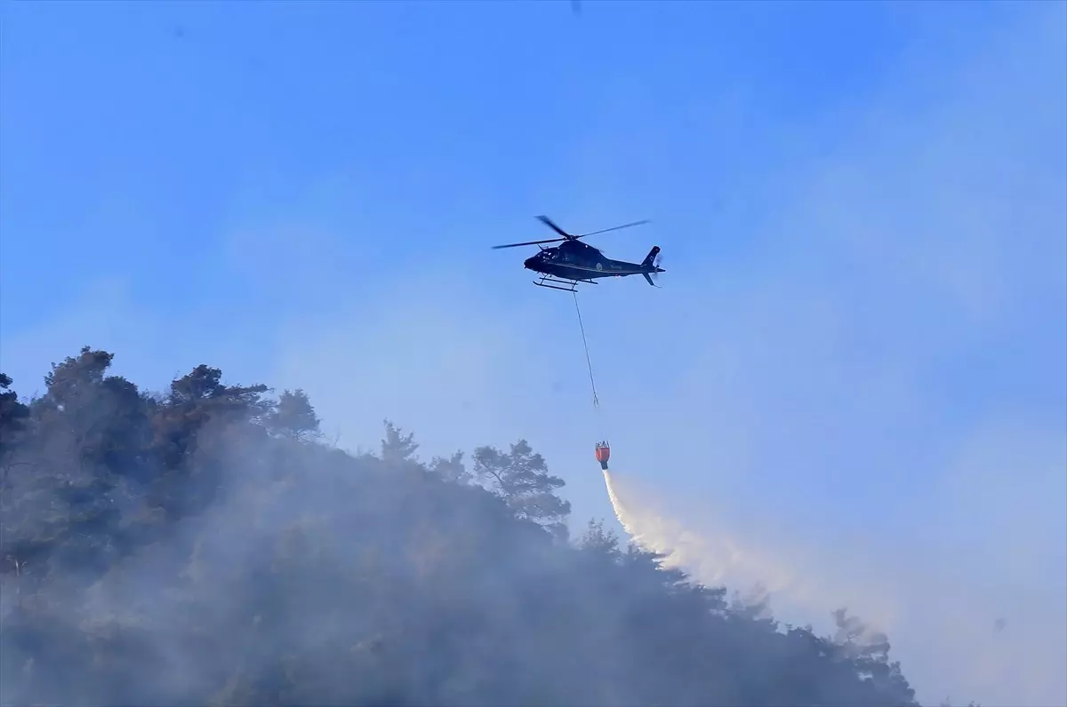 Manisa'da Orman Yangınlarına Havadan ve Karadan Müdahale Devam Ediyor
