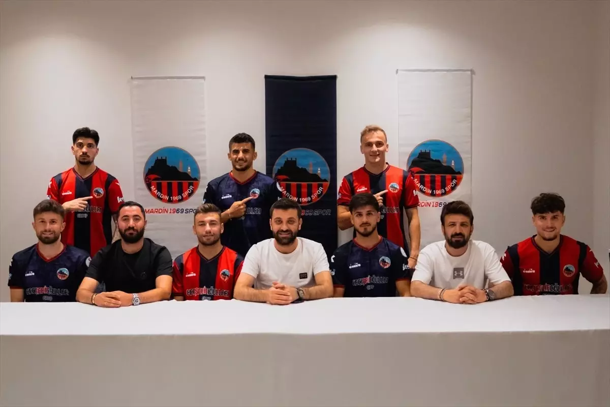 Mardin 1969 Spor'dan 7 Yeni Transfer için İmza Töreni