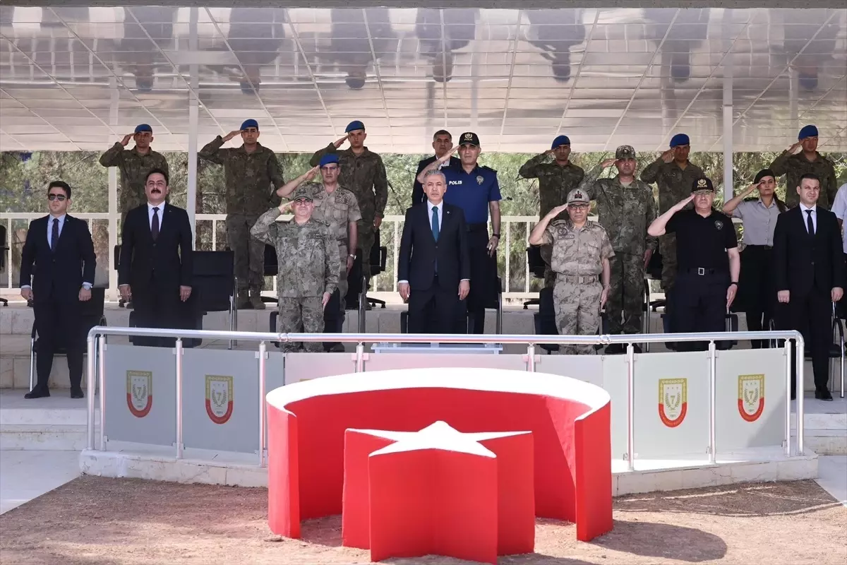 Mardin'de 4. Hudut Alay Komutanlığında Komuta ve Sancak Devir Teslim Töreni yapıldı