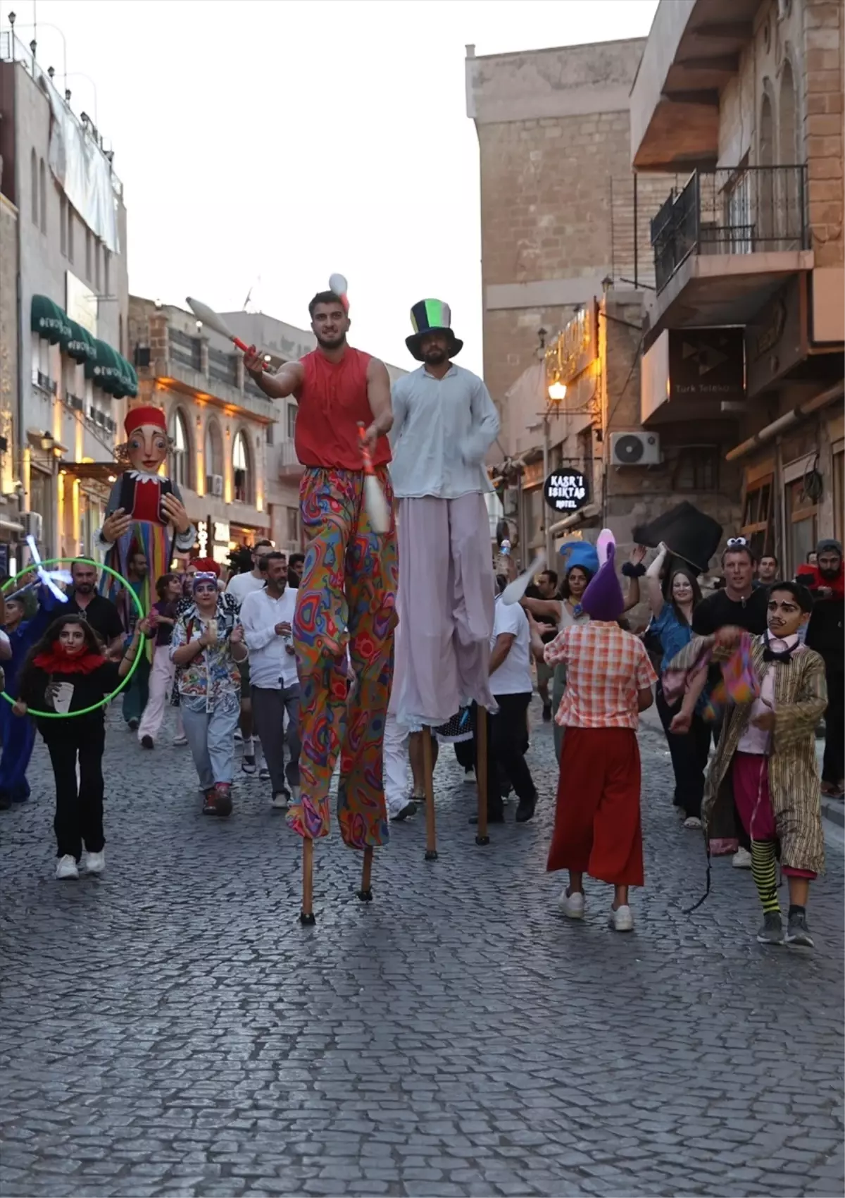 7. Uluslararası Uçan Halı Çocuk Festivali Mardin'de Başladı
