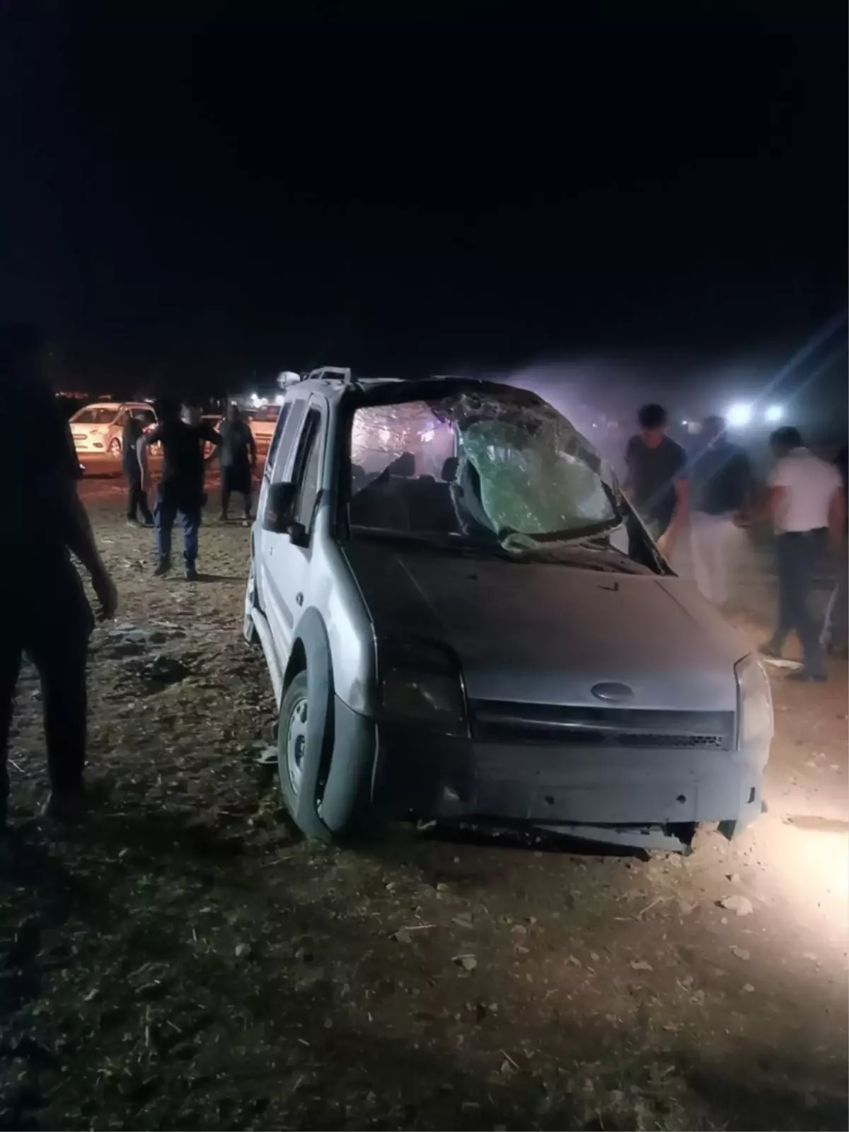 Mardin'de Hafif Ticari Araç Devrildi: 2 Yaralı