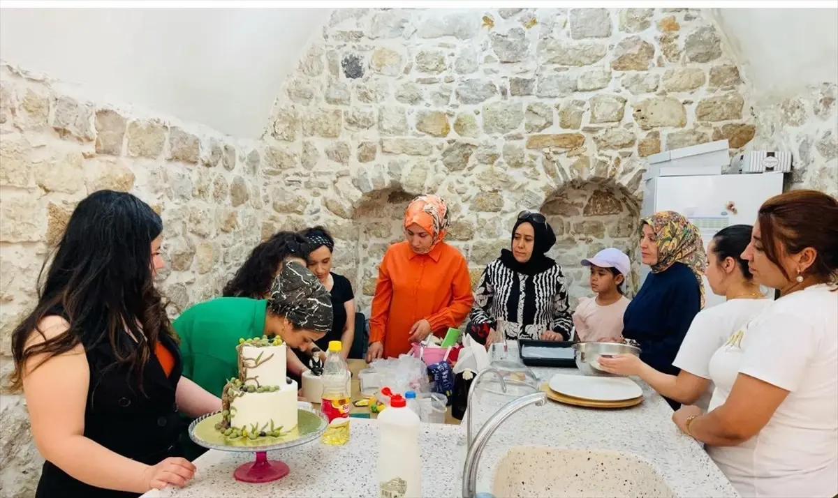 Mardin'de Kadın Destek Merkezlerinde Mesleki Eğitimler Devam Ediyor