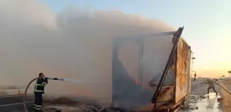 Kızıltepe'de Kamyon ve Traktörde Yangın