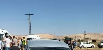 Mardin'de Motosiklet ve Hafif Ticari Araç Çarpıştı: 4 Yaralı