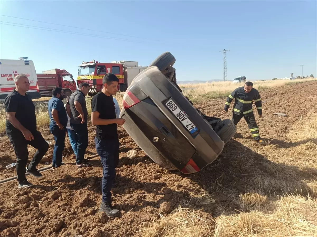 Mardin'de Otomobilin Tarlaya Devrilmesi: Baba ve Kızı Yaralandı