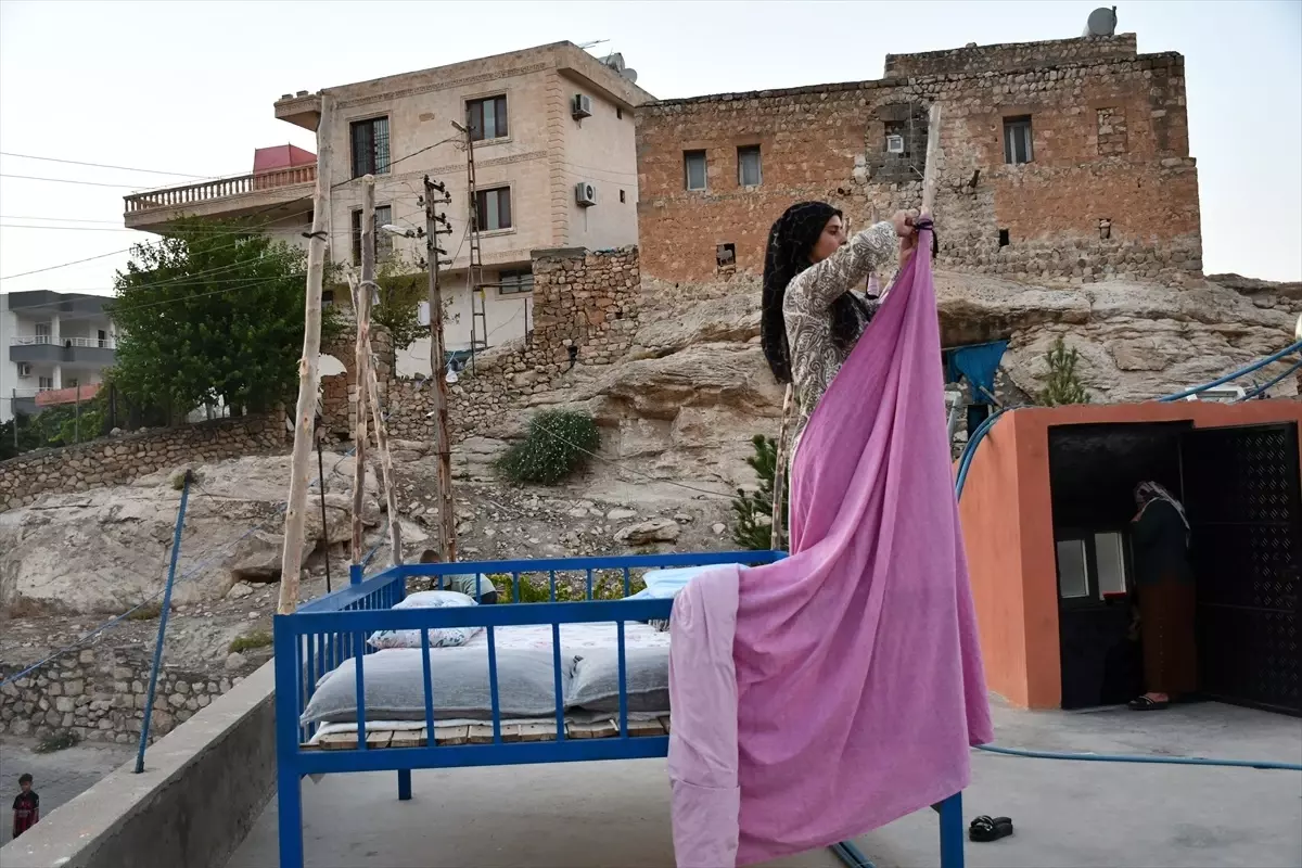 Mardin ve Batman'da Sıcak Havada Damda Yıldız Seyretme Geleneği