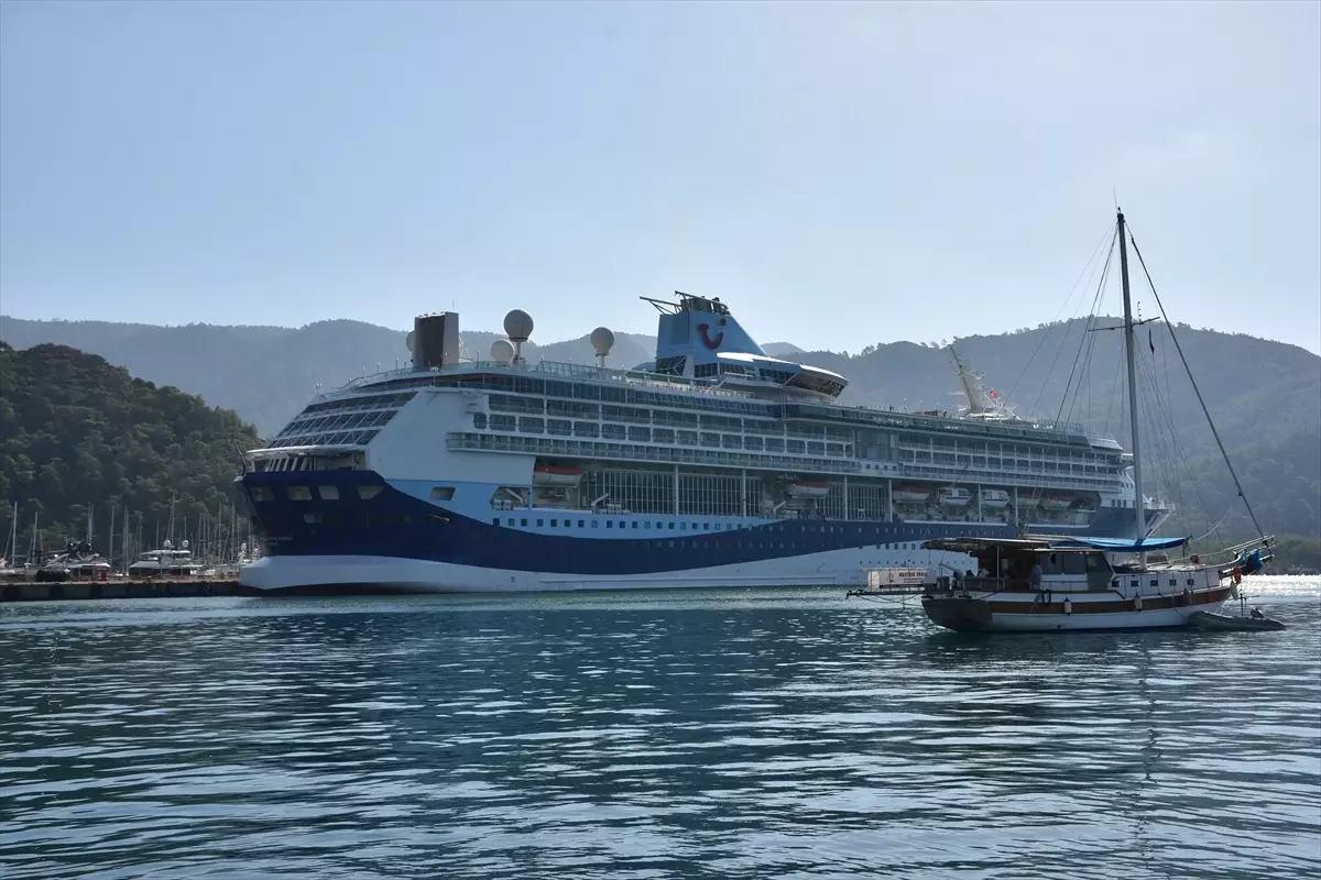 Marella Discovery 2 Kruvaziyeri Marmaris'e Geldi