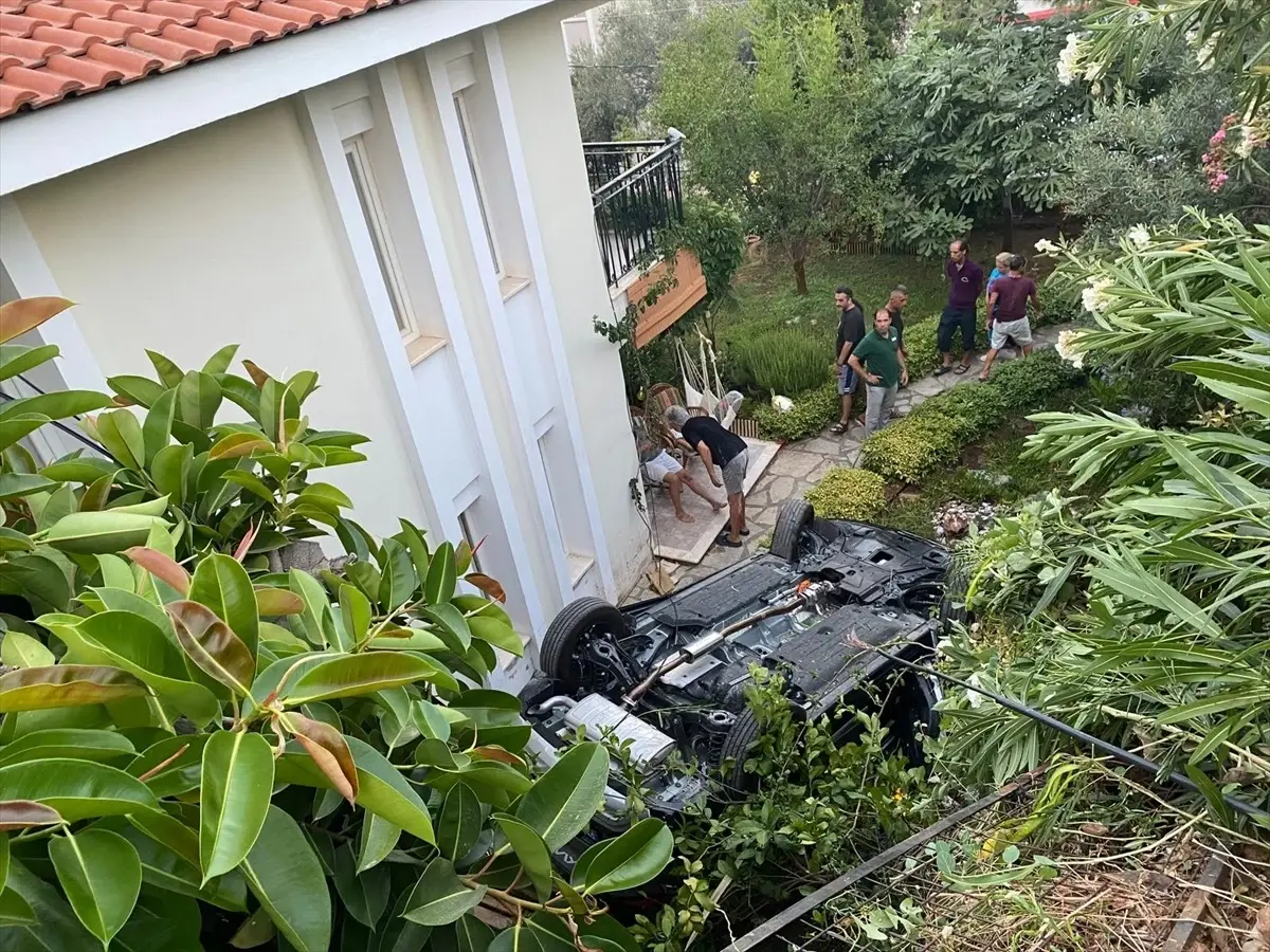 Marmaris'te Otomobil Kazası: 1 Ölü, 4 Yaralı