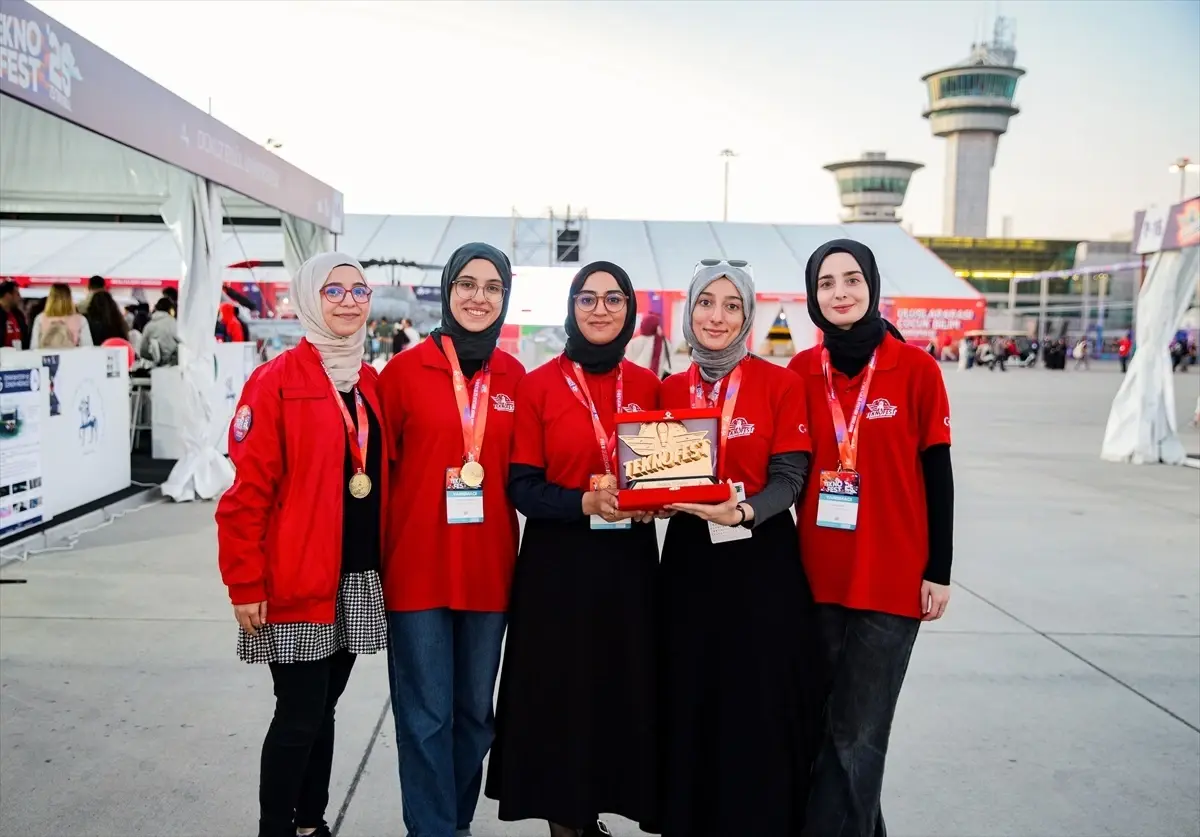 İstanbul Medipol Üniversitesi Öğrencileri TEKNOFEST'te Birinci Oldu