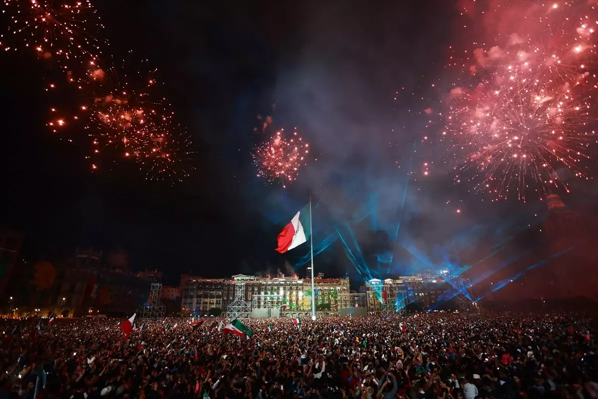 Meksika Bağımsızlık Günü Kutlamalarında Claudia Sheinbaum'dan Önemli Mesaj