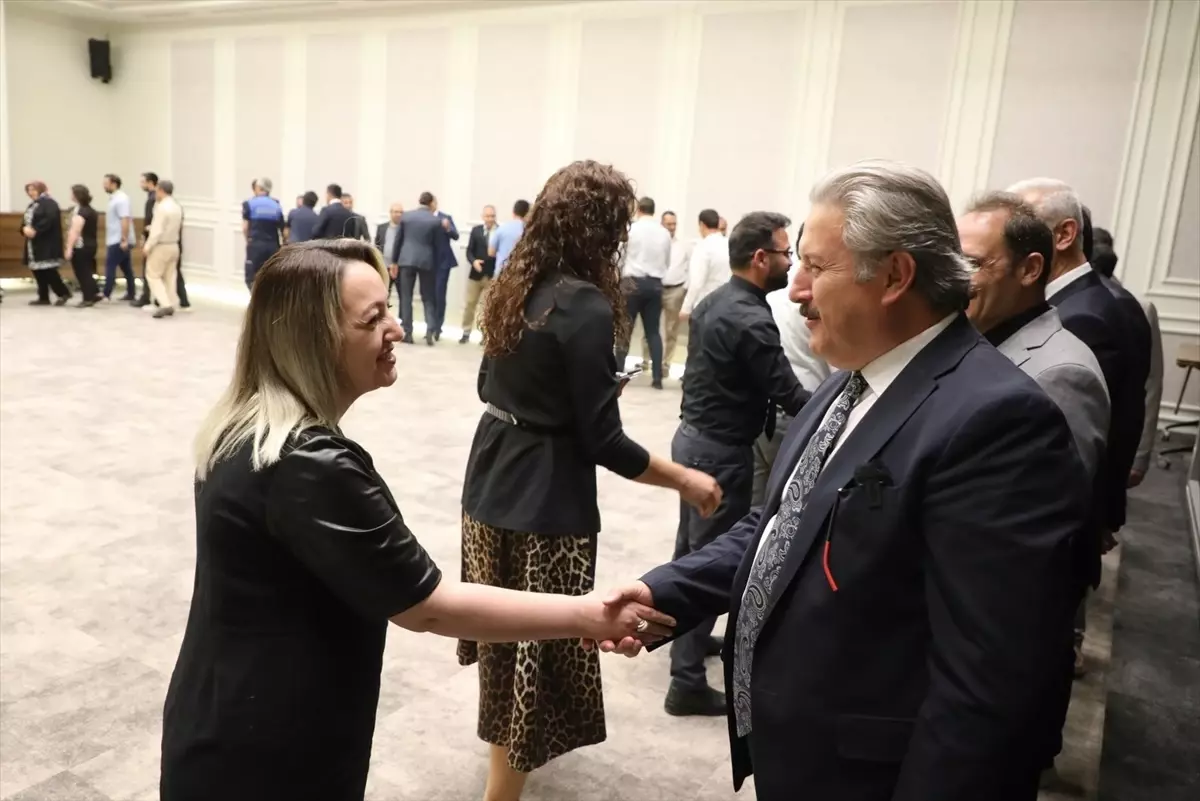 Melikgazi Belediye Başkanı Bayramda Personeliyle Bir Araya Geldi