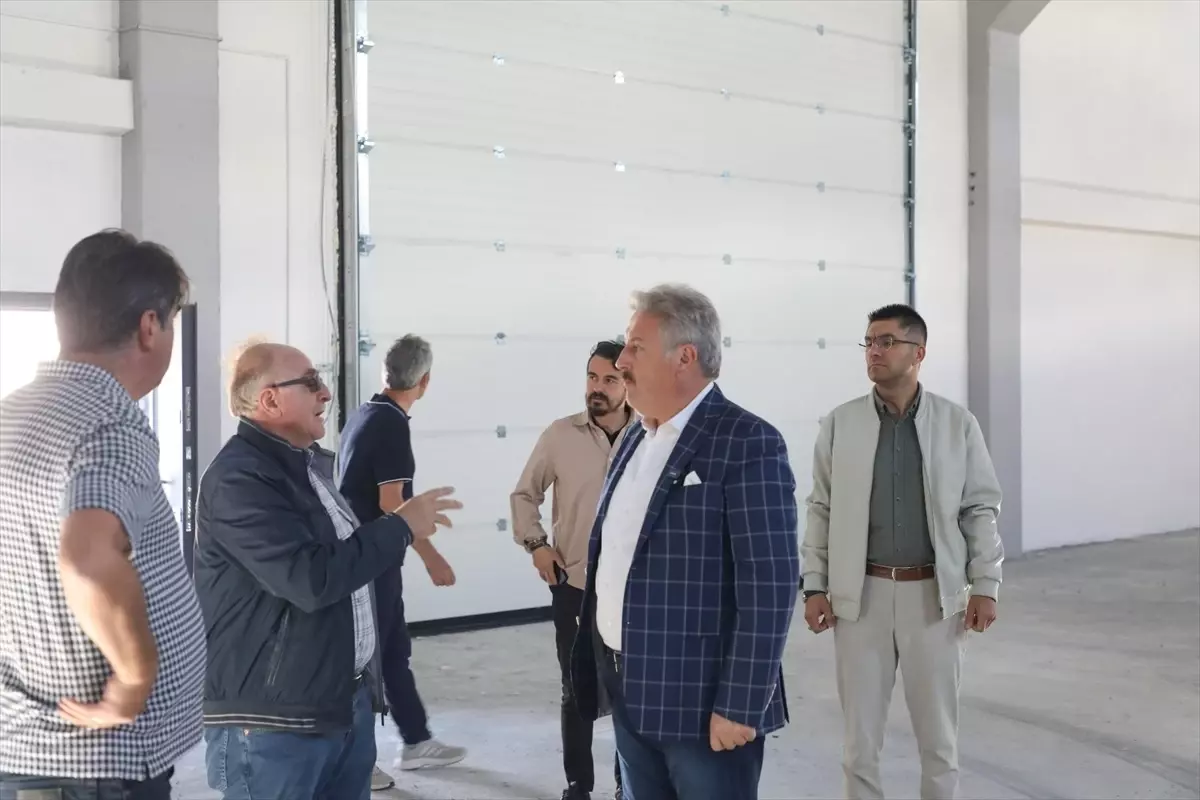 Melikgazi'de Çiftçilere Destek: Yeni Selektör Binası ve Makine Parkı Açıldı