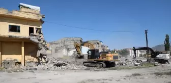 Kayseri'de 5 Metruk Yapı Yıkıldı