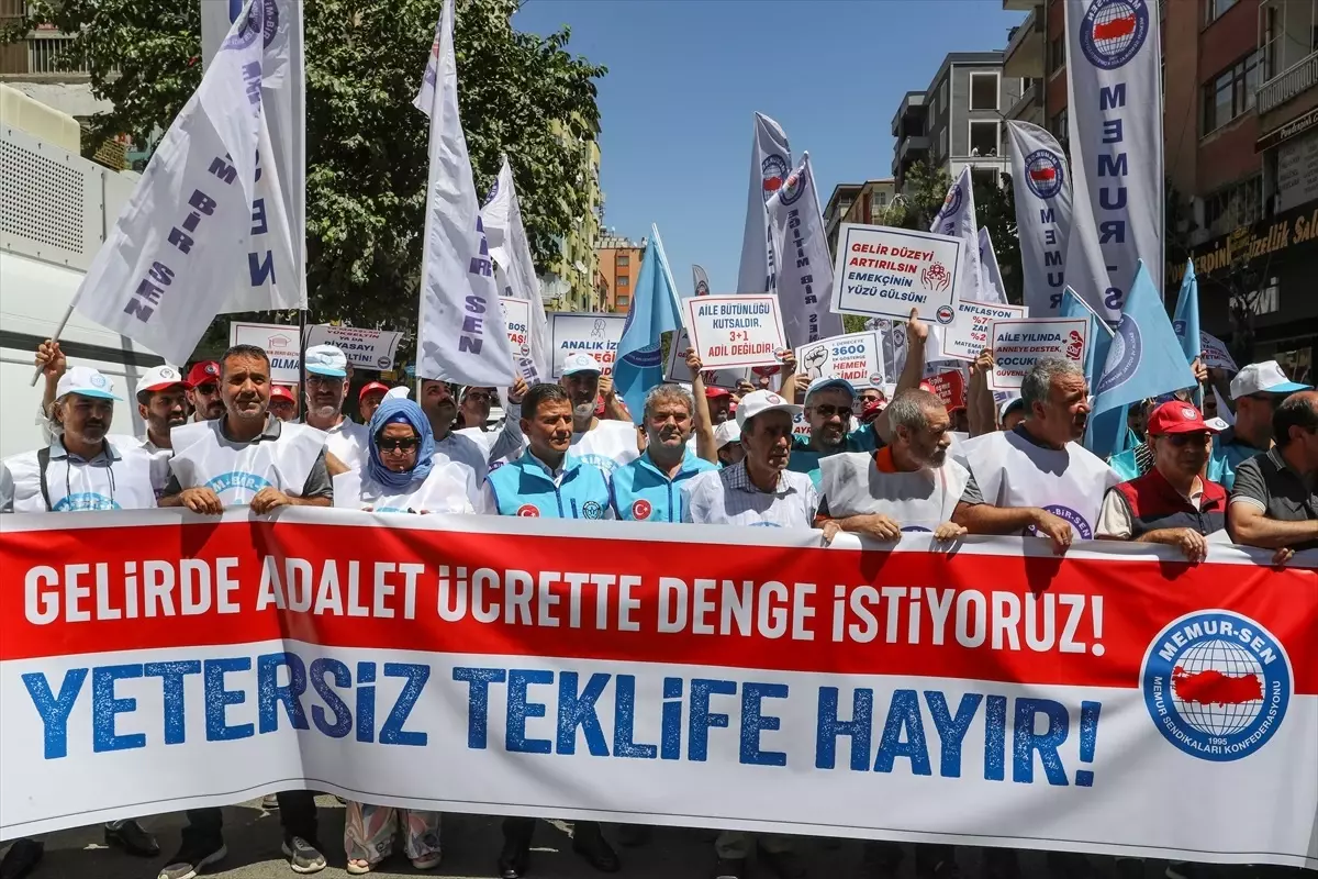 Memur-Sen Diyarbakır'da Kamu Toplu Sözleşmesi İçin Basın Açıklaması Yaptı