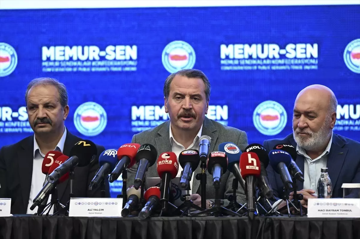 Memur-Sen Genel Başkanı Yalçın&apos;dan Sendika Yasası Eleştirisi