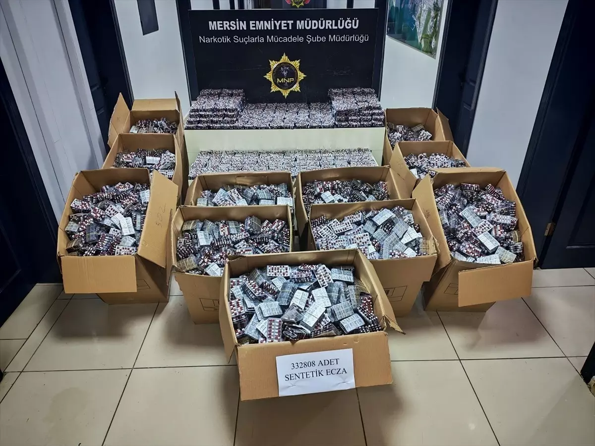 Mersin'de 332 Bin Sentetik Ecza Hapı Ele Geçirildi