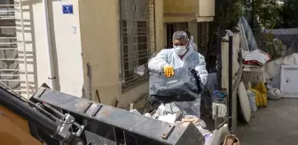 Mersin'de Kötü Koku Şikayeti Üzerine 10 Kamyon Çöp Temizlendi