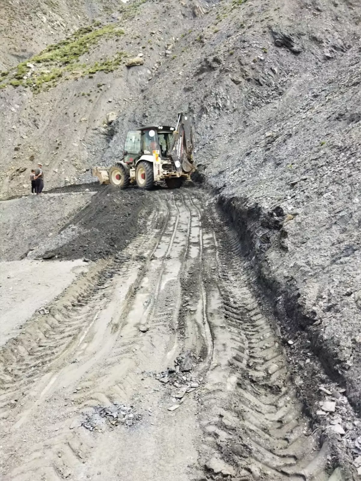 Mersin'de Bozulan Dağ Yollarının Onarımı Başladı