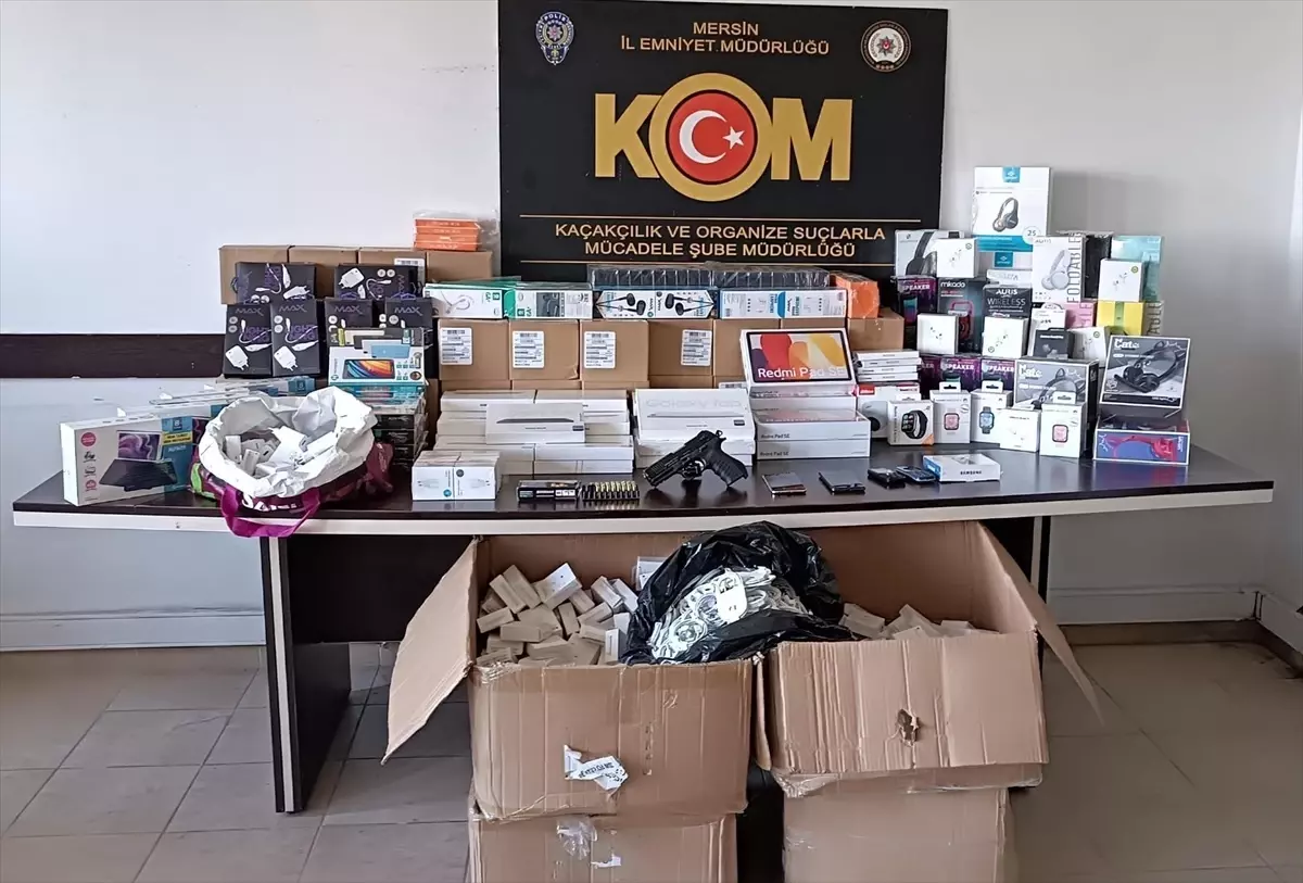 Mersin'de Gümrük Kaçağı Cep Telefonu Operasyonu: 12 Gözaltı, 2 Tutuklama