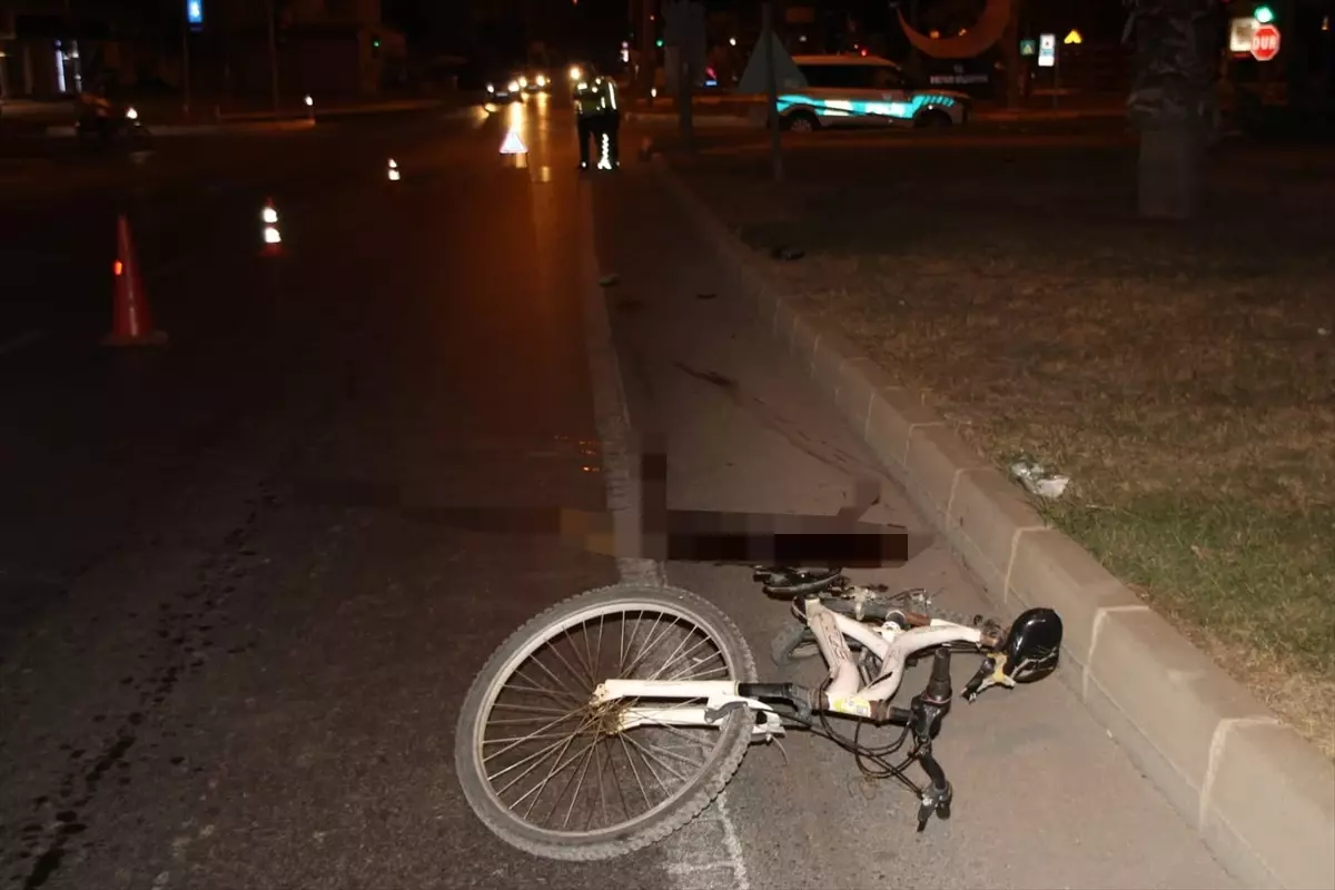 Mersin'de Bisikletli Sürücü Trafik Kazasında Ağır Yaralandı