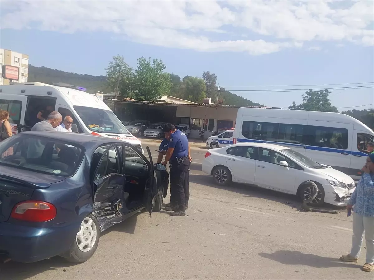 Mersin'de Trafik Kazası: 3 Yaralı