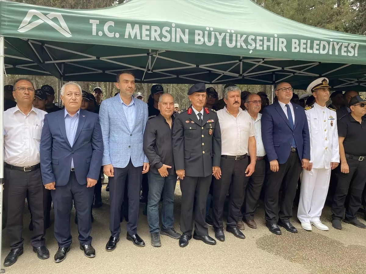 Mersin'de jandarmadan şehitlik ziyareti