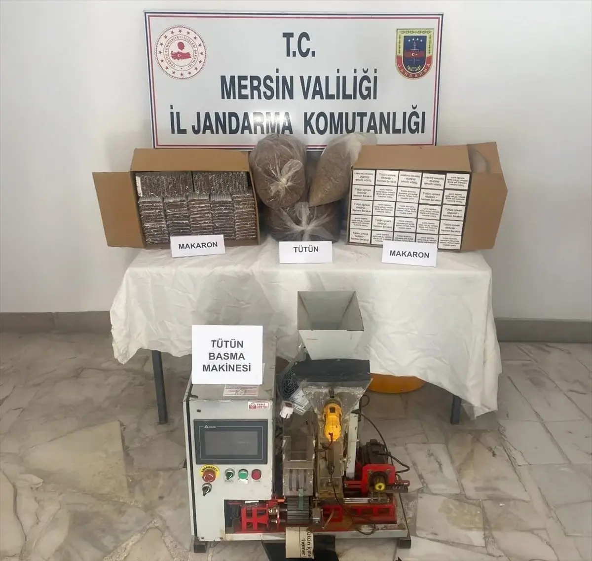 Mersin'de Gümrük Kaçağı Tütün Operasyonu: 2 Şüpheli Gözaltında
