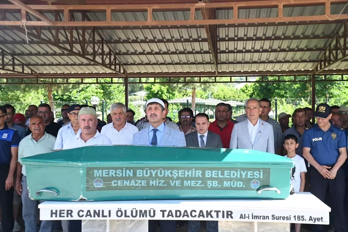 Mersin'de Trafik Kazası: Temizlik İşçisi Adem Oğuz Hayatını Kaybetti