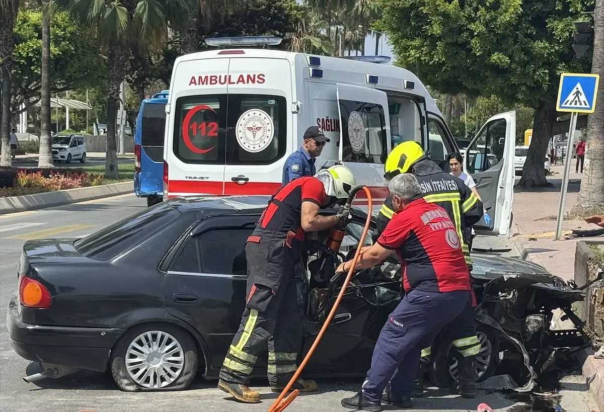 Mersin'de Trafik Kazası: 5 Yaralı