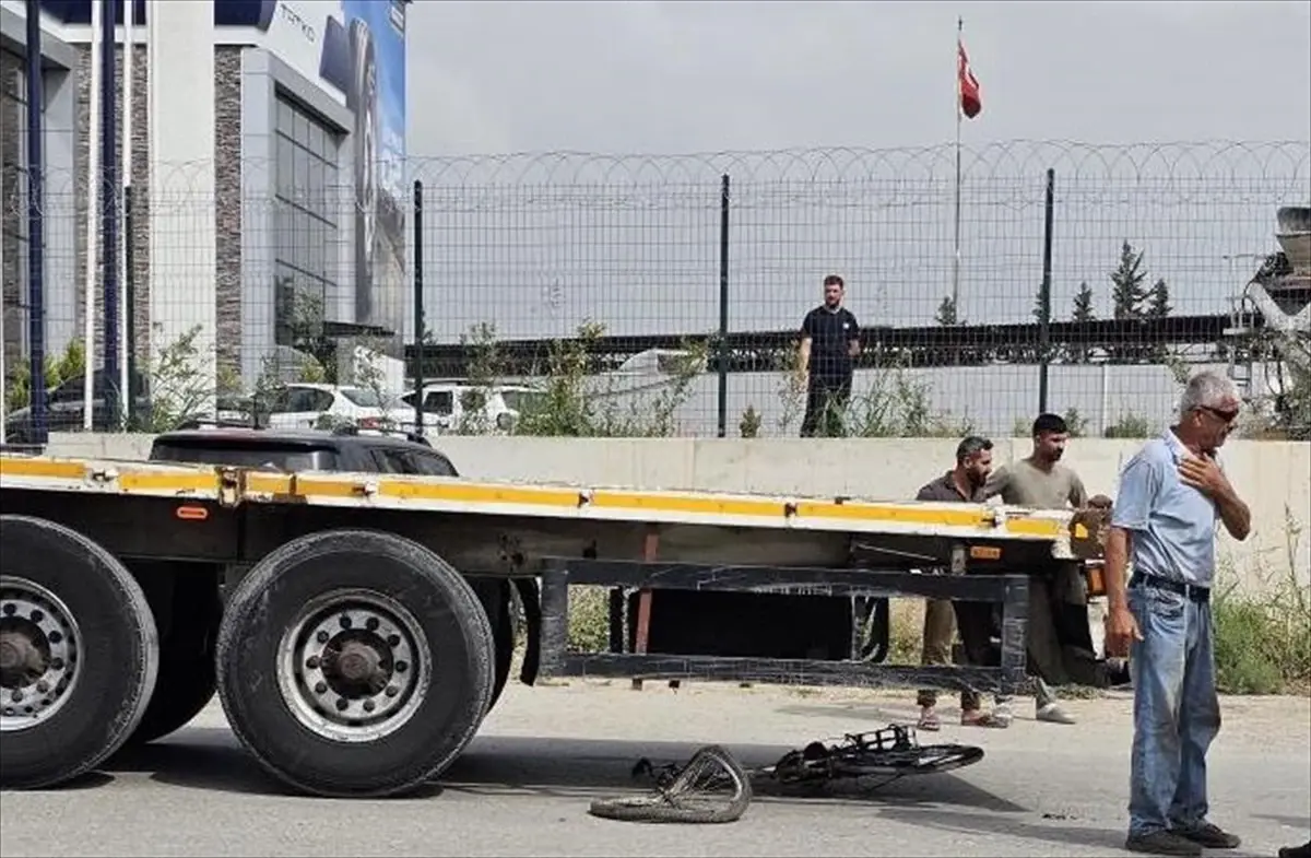 Mersin'de Tırın Çarptığı Bisikletli Çocuk Hayatını Kaybetti