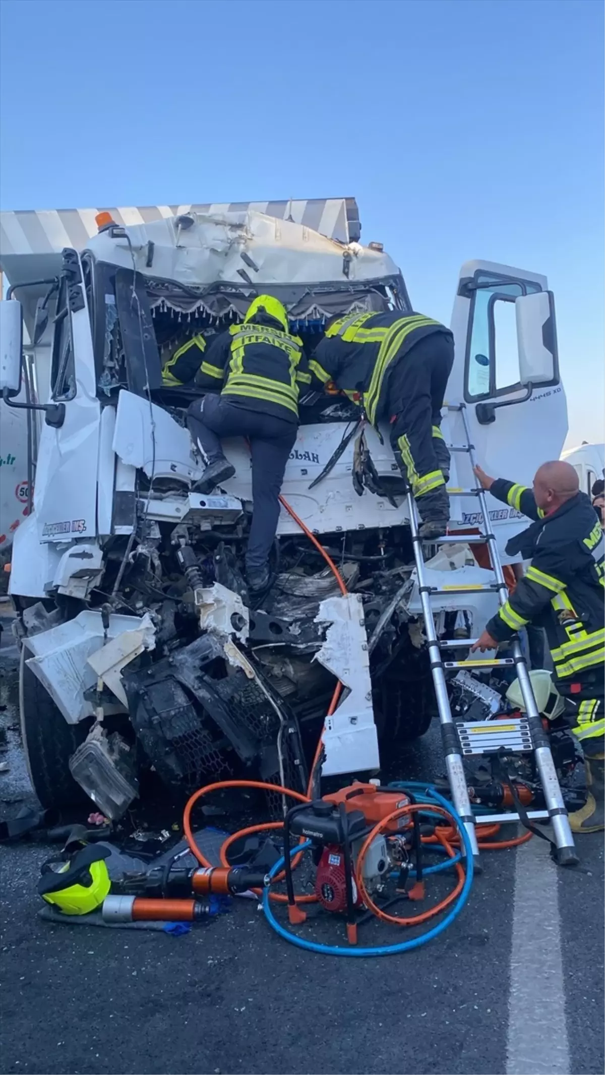 Mersin'de Zincirleme Trafik Kazası: 5 Yaralı
