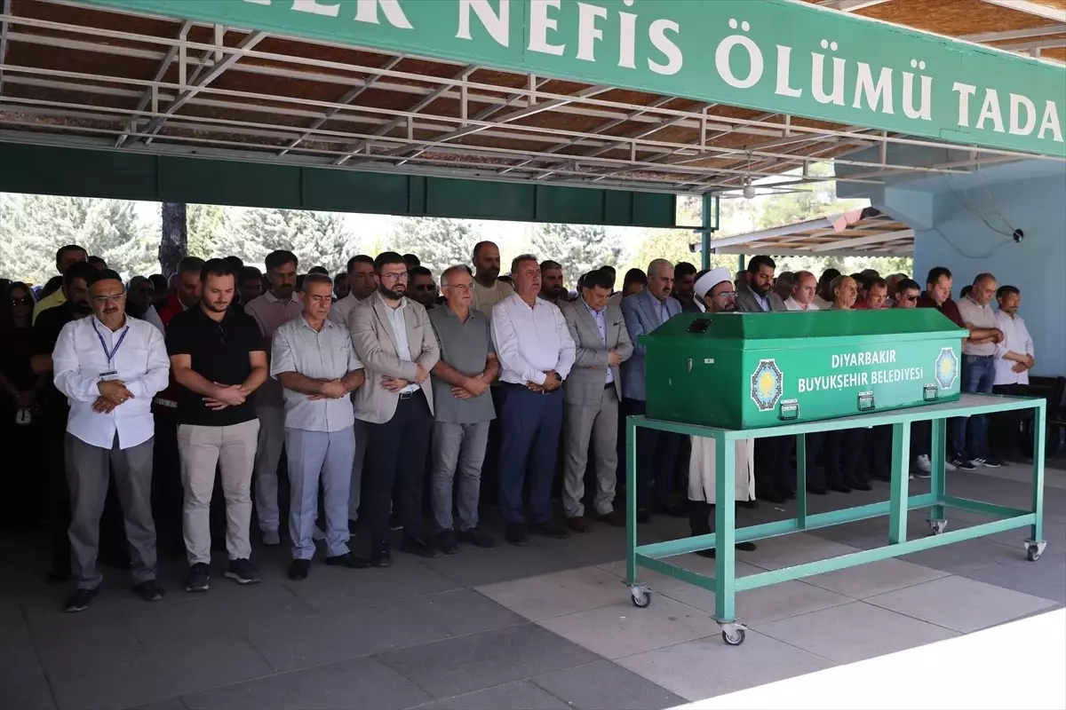 Erdemli'deki Minibüs Kazasında Hayatını Kaybeden Çocuk Toprağa Verildi