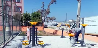 Mersin Akdeniz'de Park ve Yeşil Alan Yenileme Çalışmaları Devam Ediyor