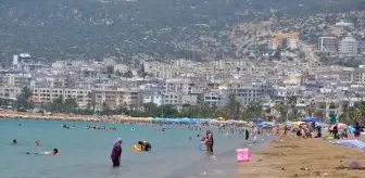 Mersin'de Kurban Bayramı'nda Plajlar Dolu