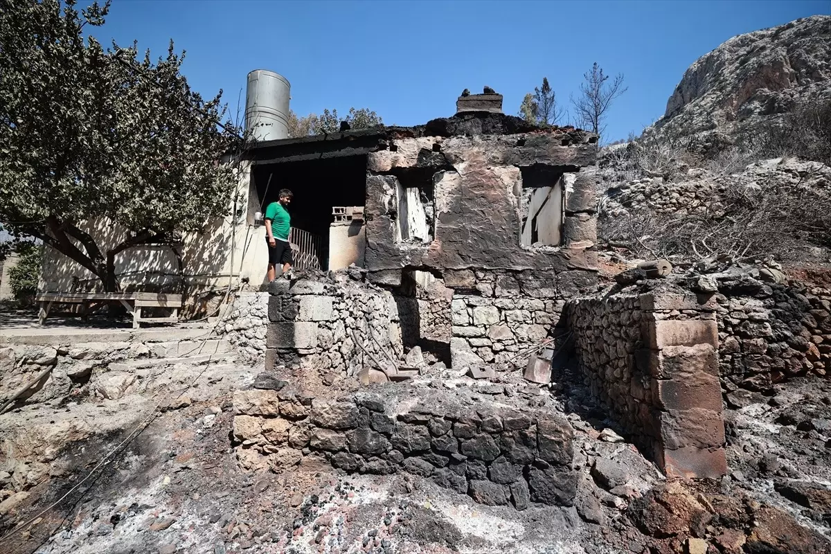 Silifke'de Orman Yangını: Evler Yok Oldu, Vatandaşlar Zor Günler Geçiriyor