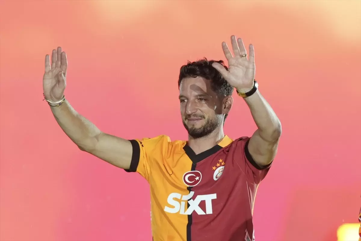 Mertens gidiyor mu? Mertens Galatasaray'dan ayrılacak mı?