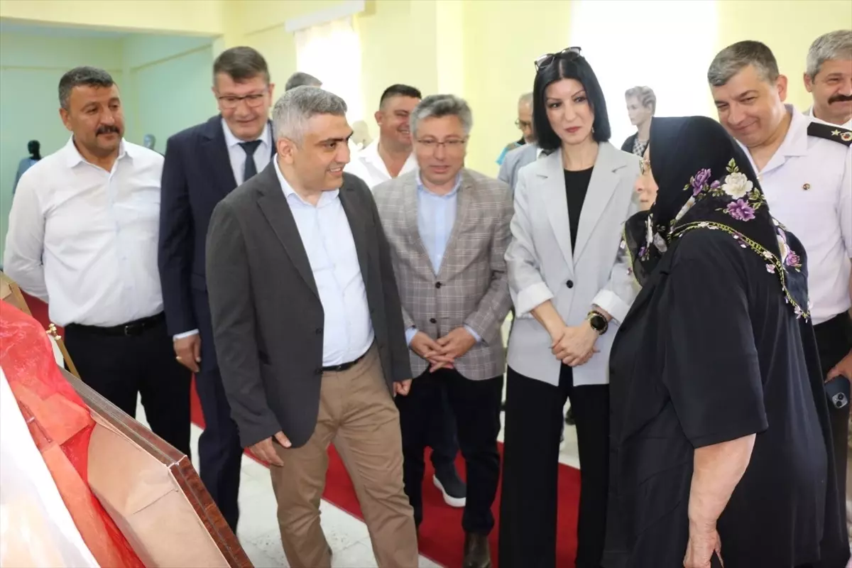 Merzifon'da kursiyerlerin yaptığı ürünler beğeniye sunuldu
