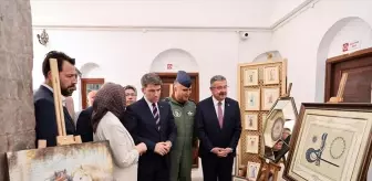 Merzifon Halk Eğitim Merkezinin yıl sonu sergisi açıldı