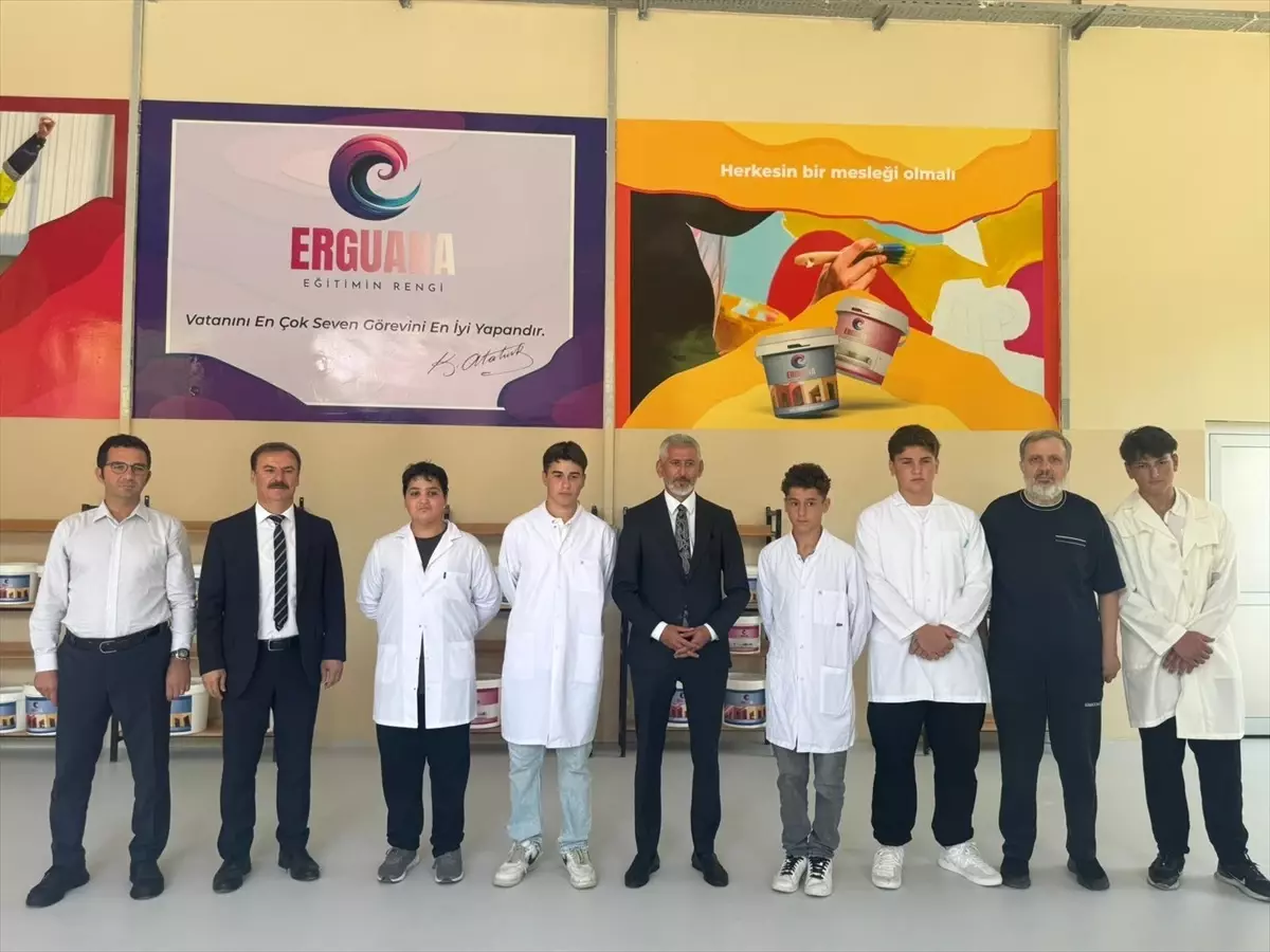 Çatalca Lisesi Öğrencilerinden 'Erguana' Markalı Boya Üretimi