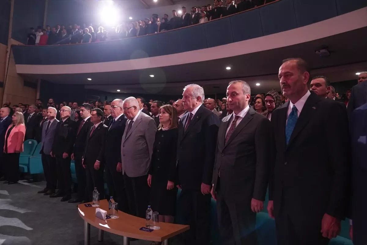 Zühal Topcu, Liderlik ve Siyaset Okulu Sertifika Töreninde Konuştu