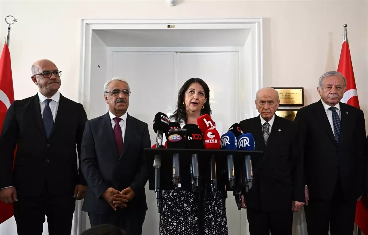 Bahçeli ve DEM Parti Heyeti Temas Sağladı